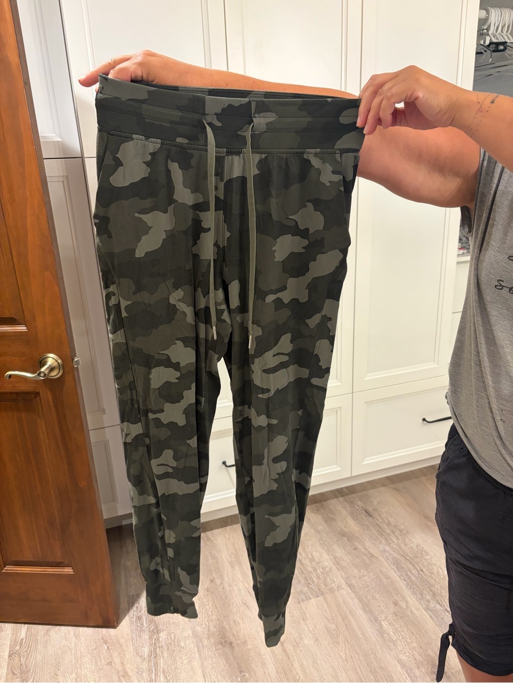 lululemon athletica Men's Olive Green Camo Joggers